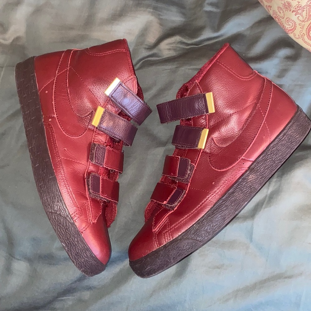 NIKE BLAZERS